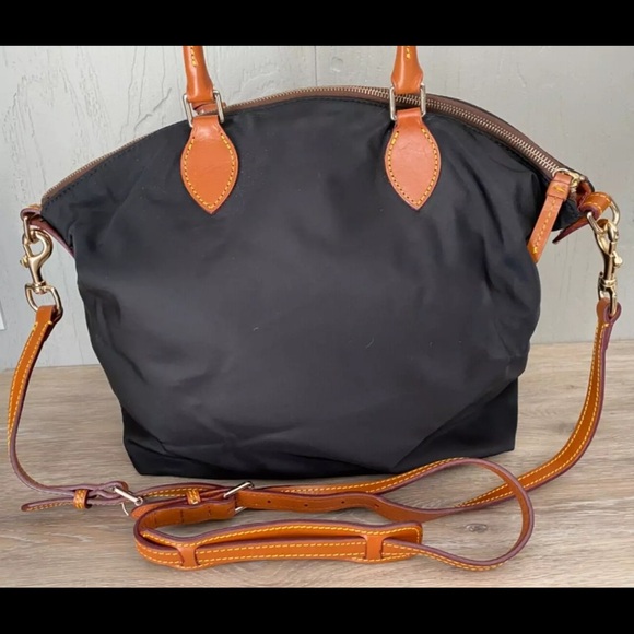 Dooney & Bourke Nylon Large Pocket Satchel Bag Black Shoulder Tan Leather Trim - Picture 3 of 12